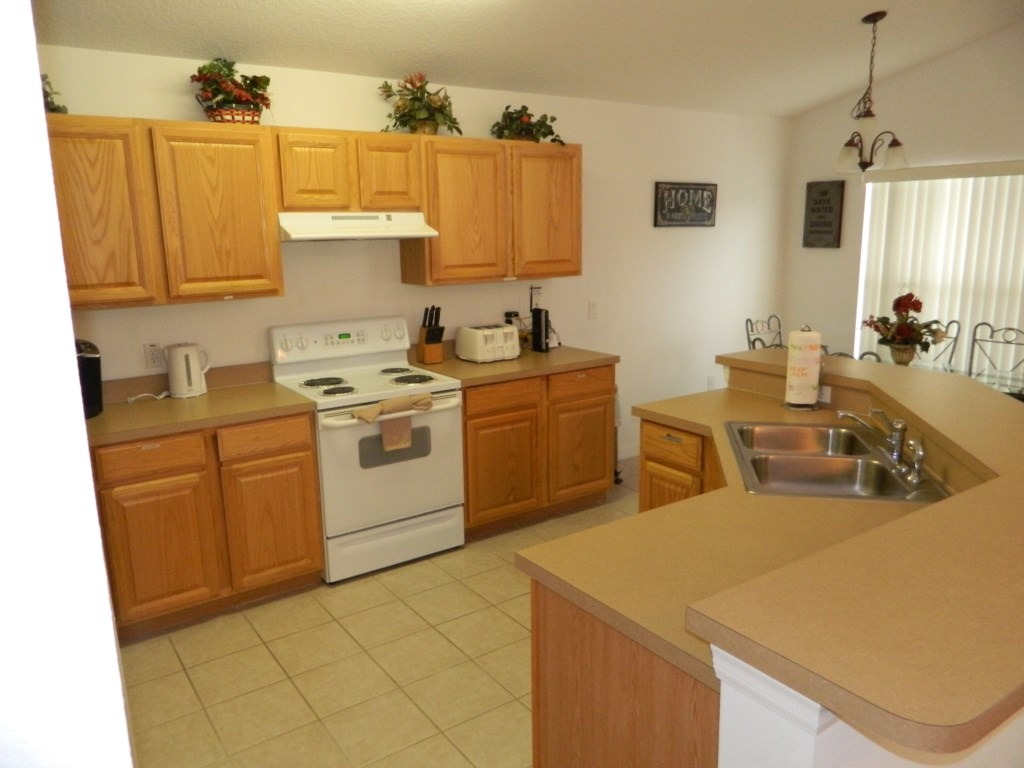 4 Bed Florida Villa - West Haven, Orlando Vacation Rental in Davenport - RedAwning