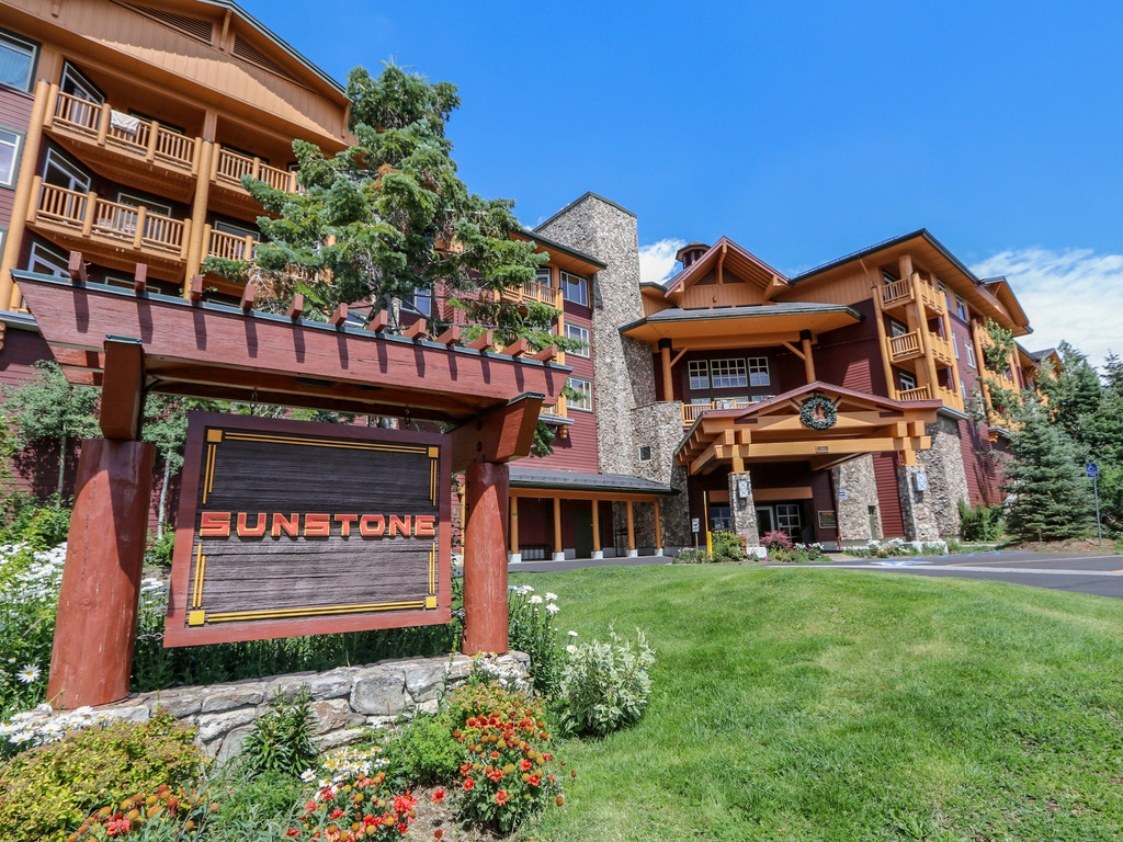 Sunstone 114 Updated Ski-In Ski-Out Condo At Sunstone Lodge with Great Complex Amenities Vacation Rental in Mammoth Lakes - RedAwning