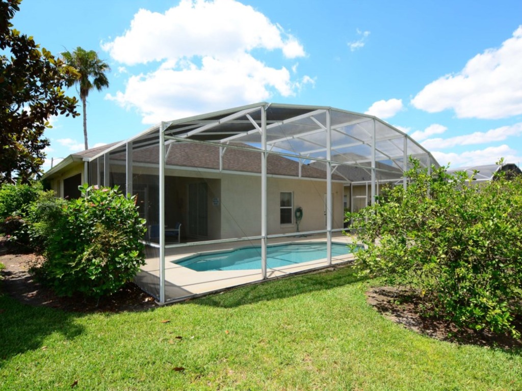 SPACIOUS BEDROOM, PRIVATE POOL, VERY CLOSE TO THEME PARKS & ATTRACTIONS Vacation Rental in Davenport - RedAwning