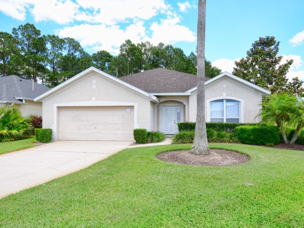 SPACIOUS BEDROOM, PRIVATE POOL, VERY CLOSE TO THEME PARKS & ATTRACTIONS Vacation Rental in Davenport - RedAwning