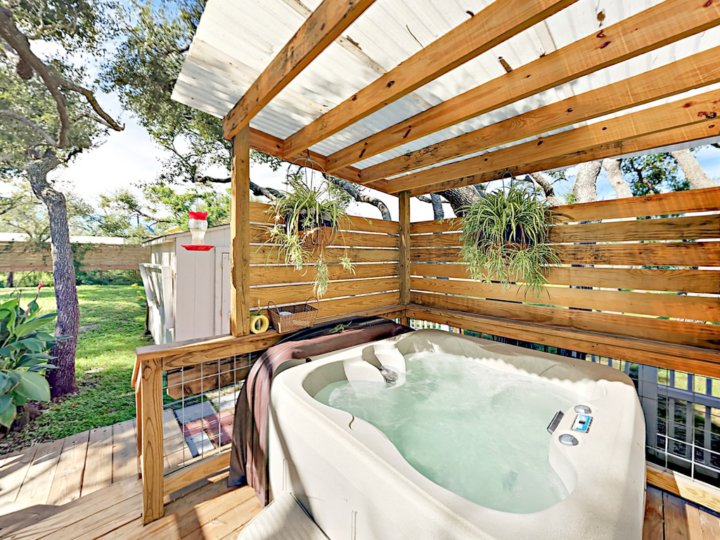 Backyard Hot Tub Photos / 40+ Outstanding Hot Tub Ideas To Create A