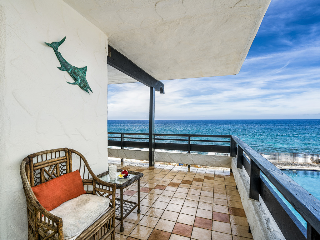 Casa De Emdeko 219 Vacation Rental in Kailua Kona - RedAwning