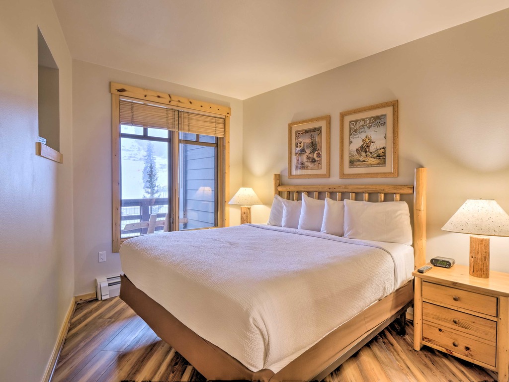 Tucker Mountain 1 Bedroom + Den Condo #419 Vacation Rental in Copper Mountain - RedAwning
