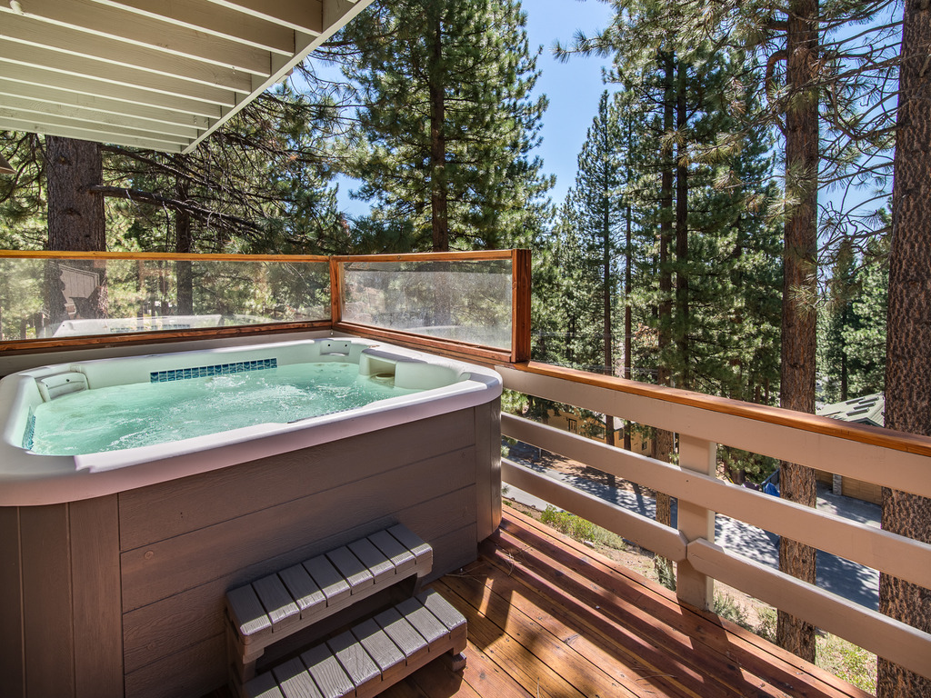 lake tahoe airbnb with hot tub
