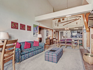 2130 The Pines