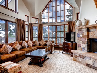 Luxury Ski-in 3 Br Penthouse Inside Pines Lodge, Sleeps 10! - image