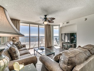 Crescent Shores, Three-Bedroom Apartment with Sea View - image