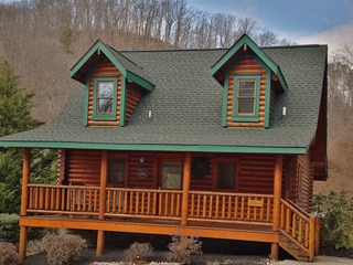 Charming Cabin Minutes Away from Great Smoky Mountains National Park - image